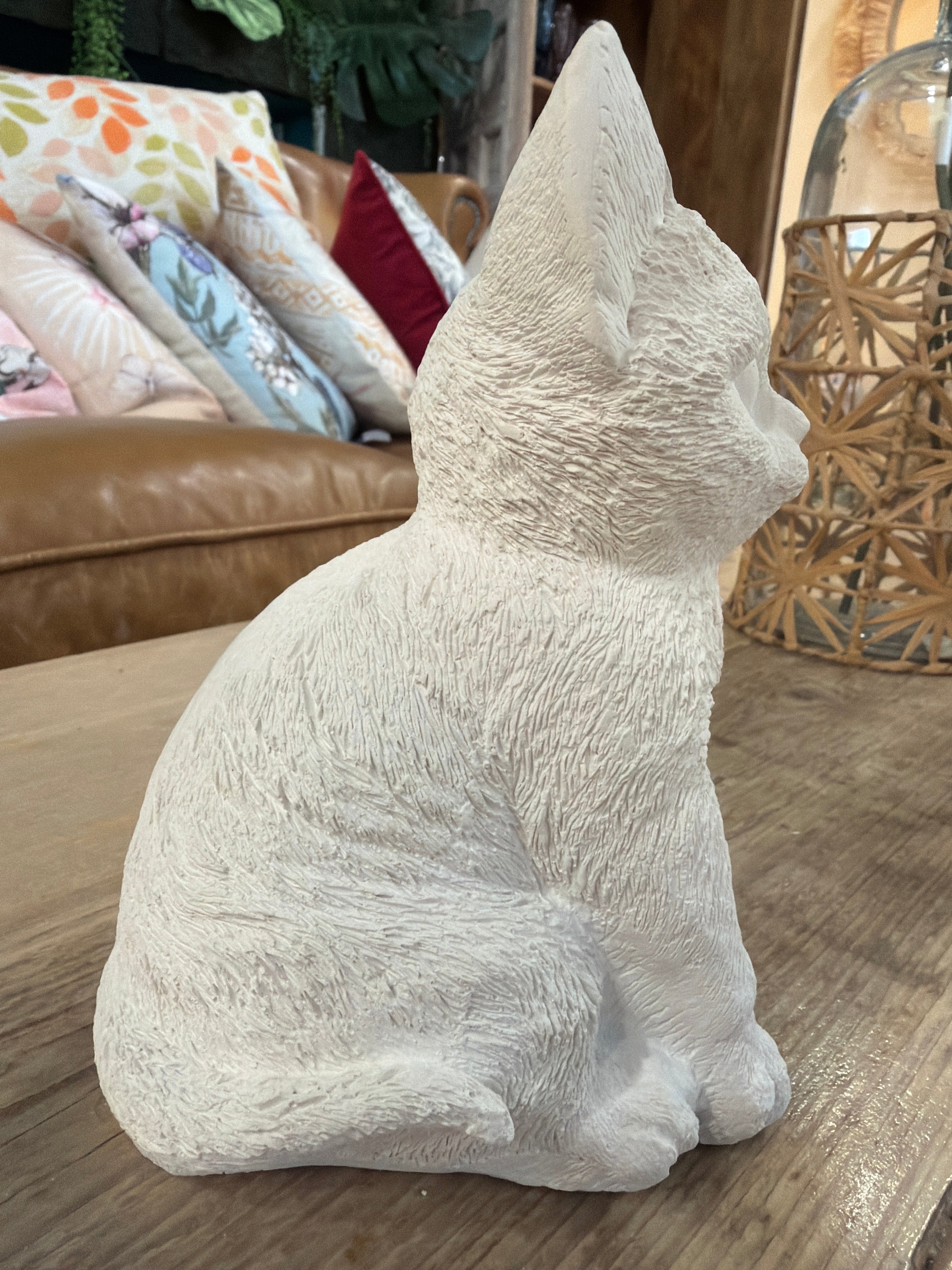 Gatito Sentado (Realista) [LLEVAR]