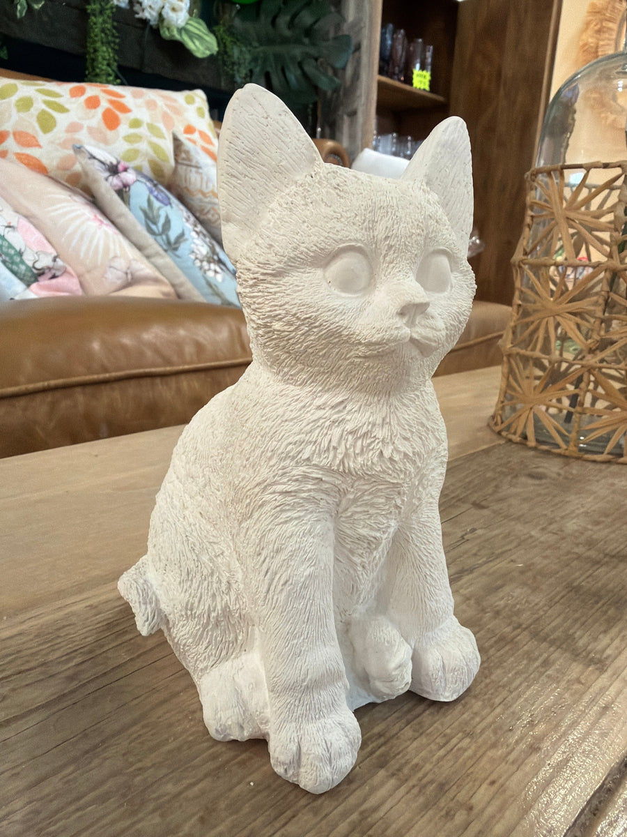Gatito Sentado (Realista)