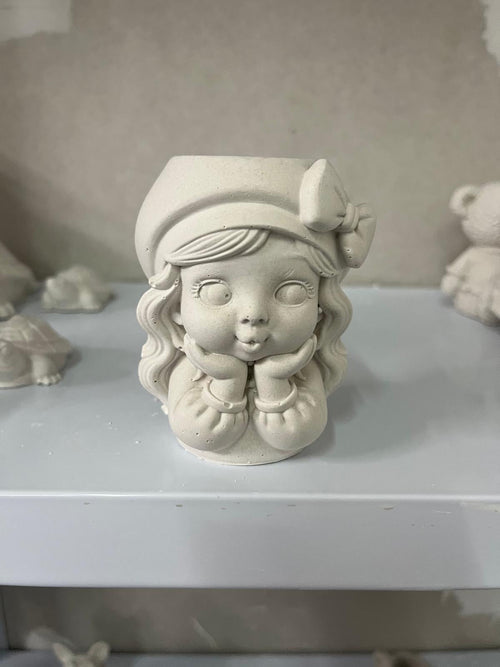 Maceta Niña con Boina